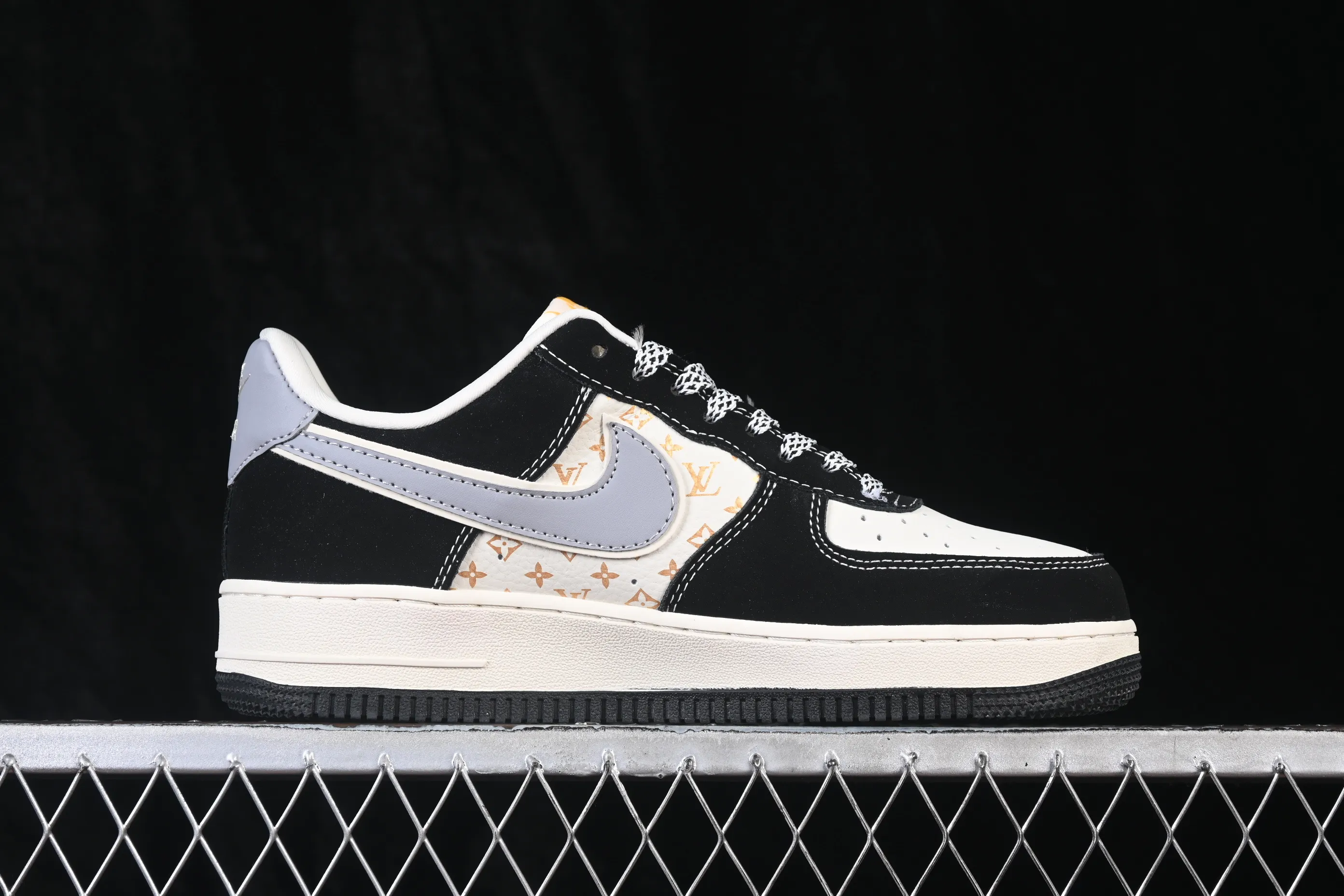 All categories Nk Air Force 1 Air Force series Nk Air Force 1 Low Air Force low-top Nike Air Force 1'07 Low black and white contrast Air Force 1 low-top casual sneakers KL1688-006